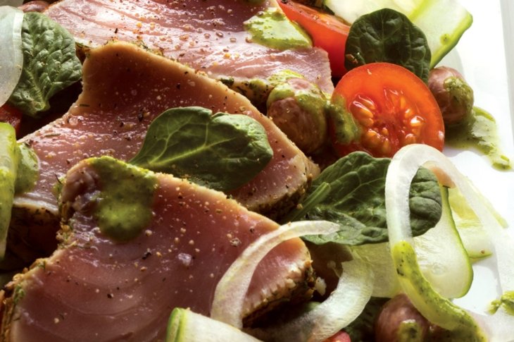 Seared Tuna Loin on Garden-Fresh Salad with Borlotti Beans